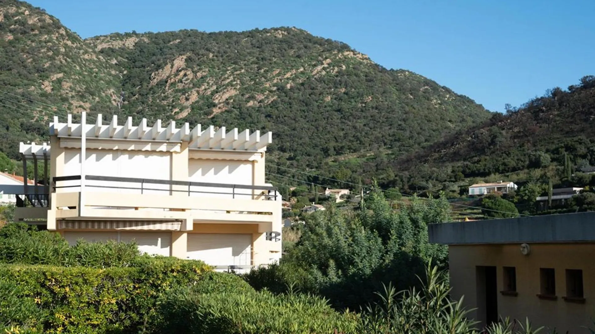 T2 + Cabine, Parking, Clim, 250M De La Plage - Fr-1-803-18 Le Lavandou